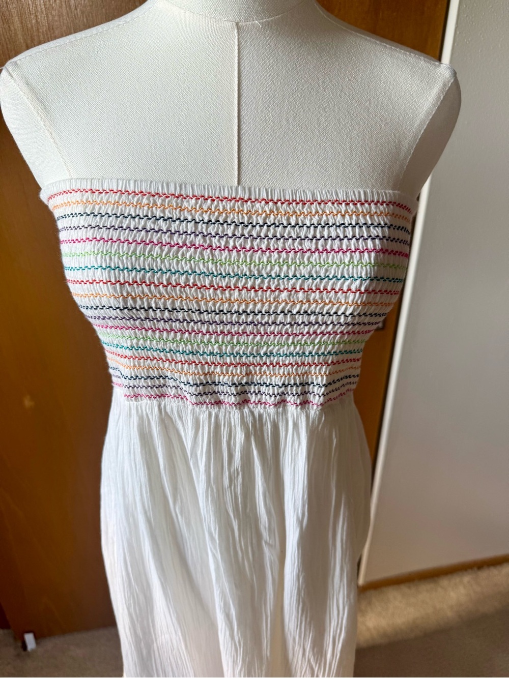 White Strapless Tiered Maxi Dress M Multicolor Smocked Bodice Embroidered - Picture 4 of 10